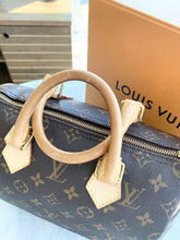 Load image into Gallery viewer, [SOLD] Louis Vuitton Speedy 25 Monogram Satchel Bag
