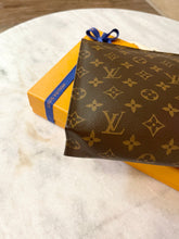 Load image into Gallery viewer, LOUIS VUITTON Monogram Toiletry Pouch 26
