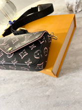 Load image into Gallery viewer, LOUIS VUITTON 2022 Felicie Strap &amp; Go Crossbody Bag In Black
