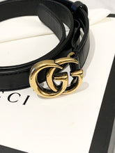 Load image into Gallery viewer, GUCCI Double G Buckle Skinny Leather Belt In Black 70/28
