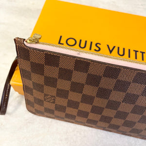 ▪️SOLD▪️LOUIS VUITTON Damier Ebene Neverfull MM Pochette Wristlet Pouch In Rose Ballerine