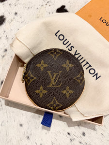 LOUIS VUITTON Monogram Round Coin Purse