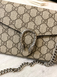 [SOLD] GUCCI Dionysus GG Supreme Wallet-on-a-Chain in Beige/Black