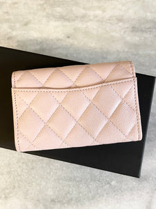 CHANEL 2021 Caviar Quilted Flap Card Holder In Light Pink